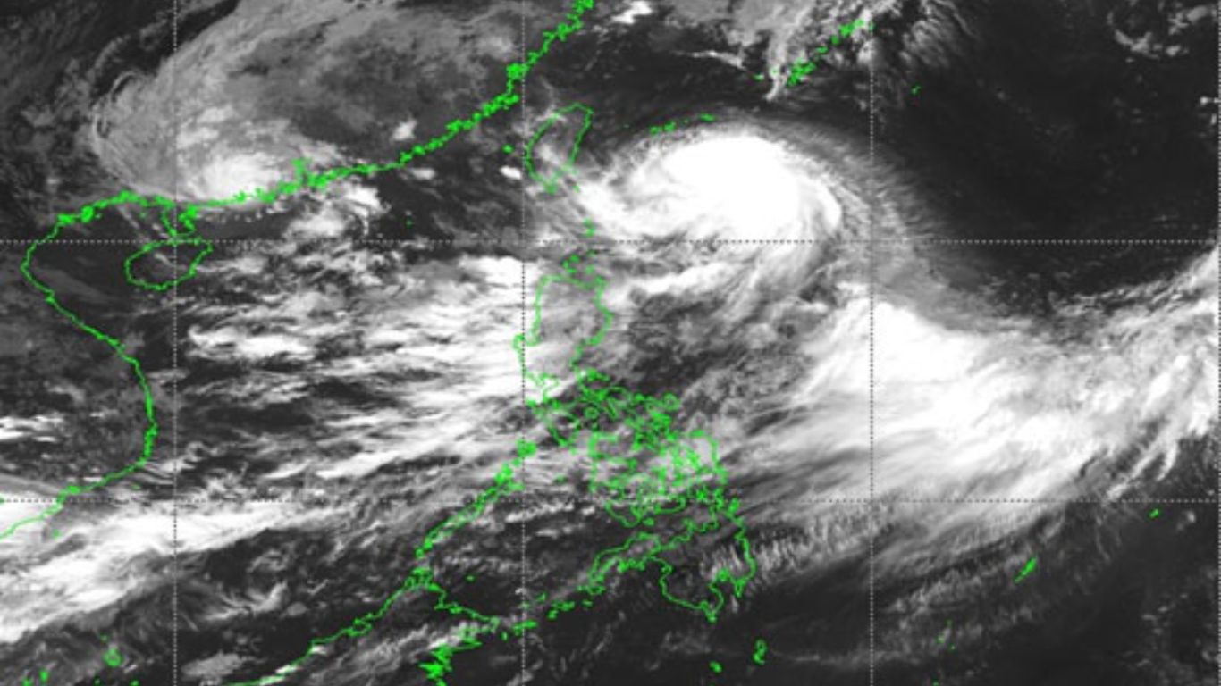 Typhoon Shanshan Strikes Japan’s Kyushu, Triggering Rare Special Warning