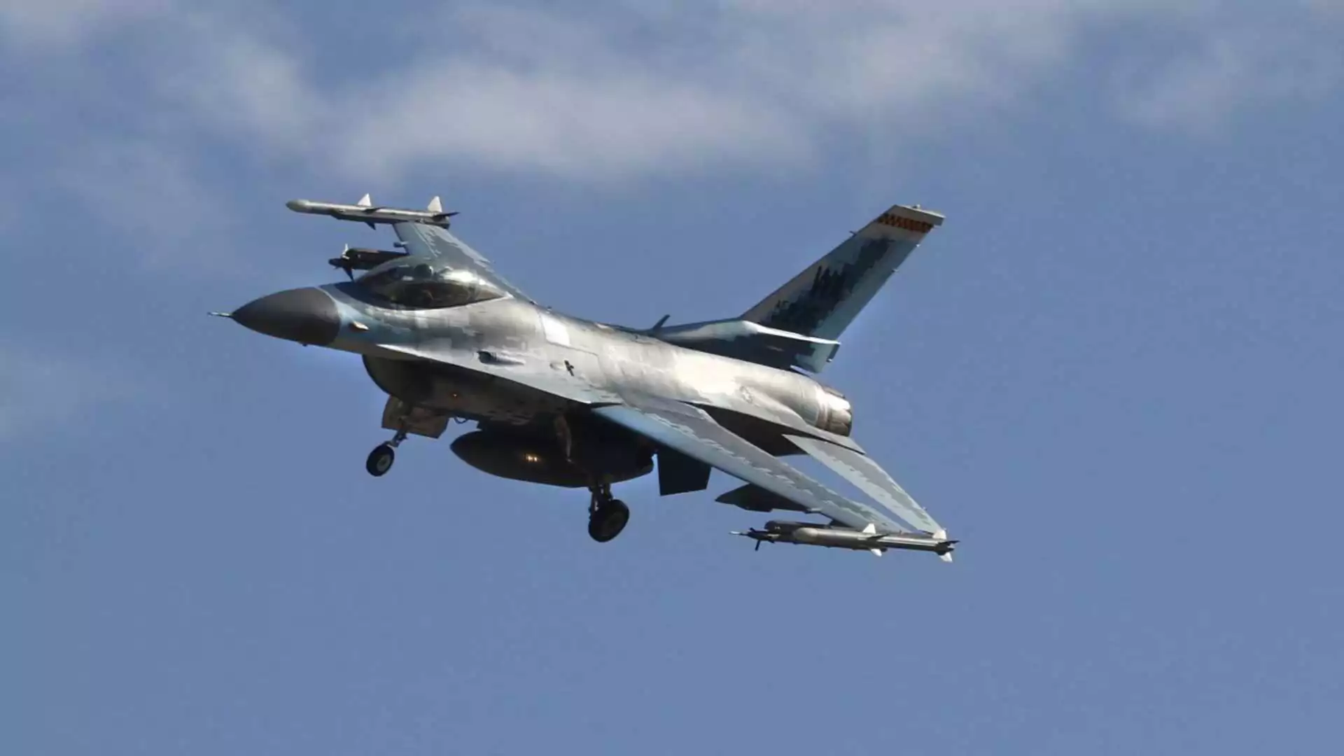 US Rejects Proposal to Deploy Contractors for F-16 Maintenance in Ukraine Amid Safety Concerns