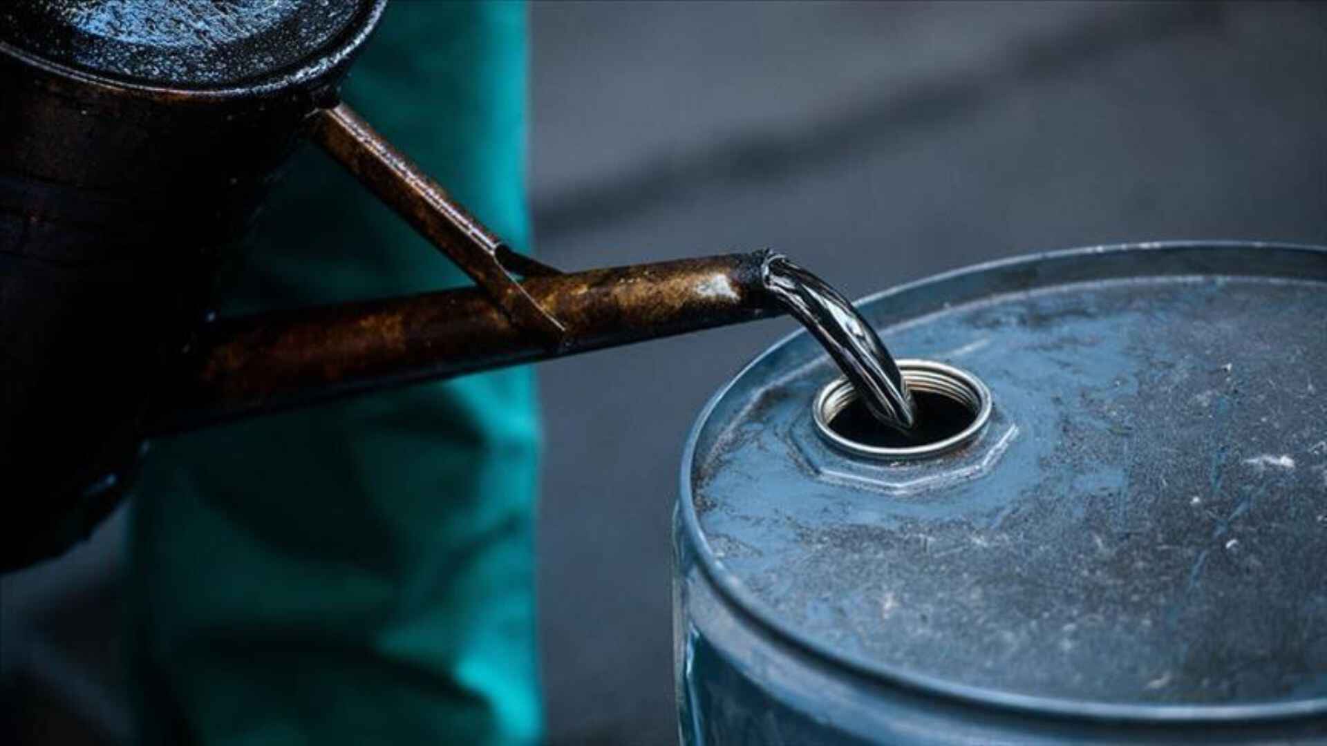 Oil Prices Drop As Middle East Conflict Diminishes