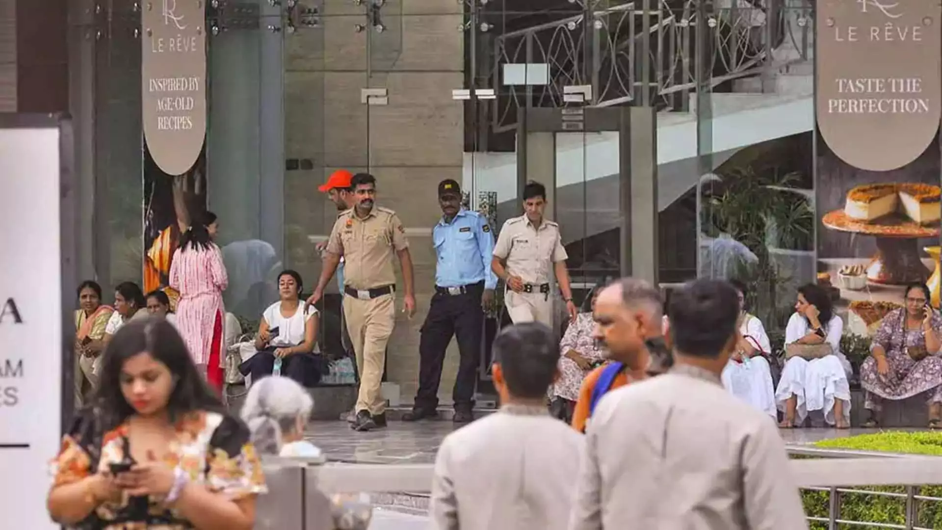 Delhi Malls Receive Bomb Threat; Delhi Police Responds With Urgent Investigation