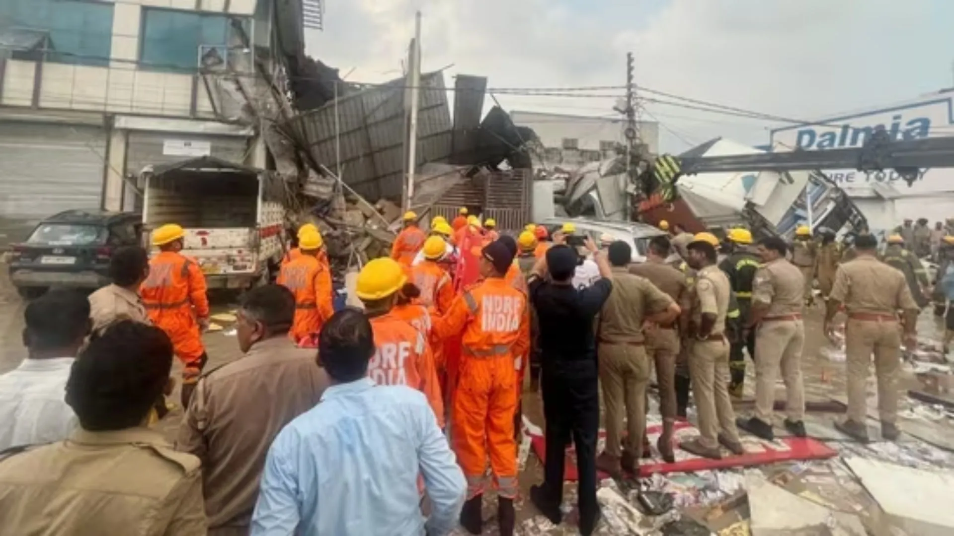 UP: 3 Storey Building Falls In Lucknow, 10 Injured, Many Trapped