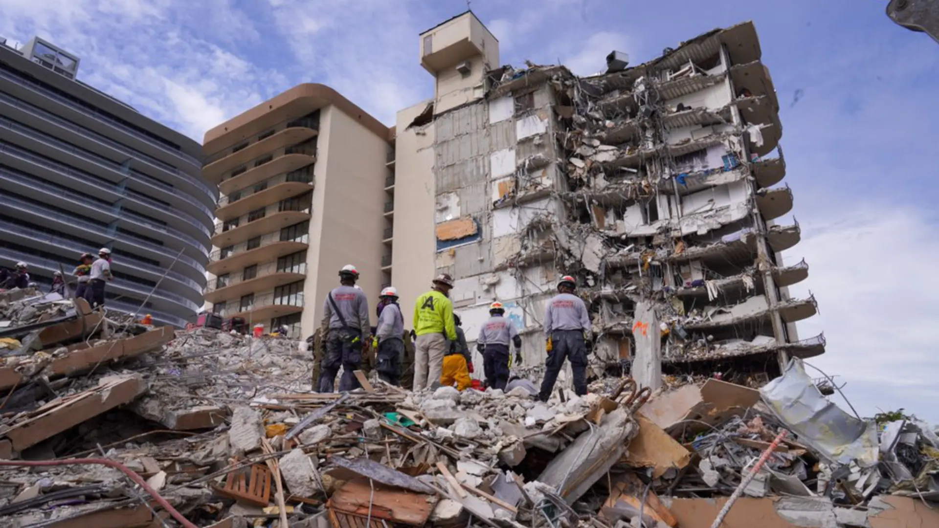 10 Killed, 14 Rescued In The Building Collapse In Meerut, Uttar Pradesh