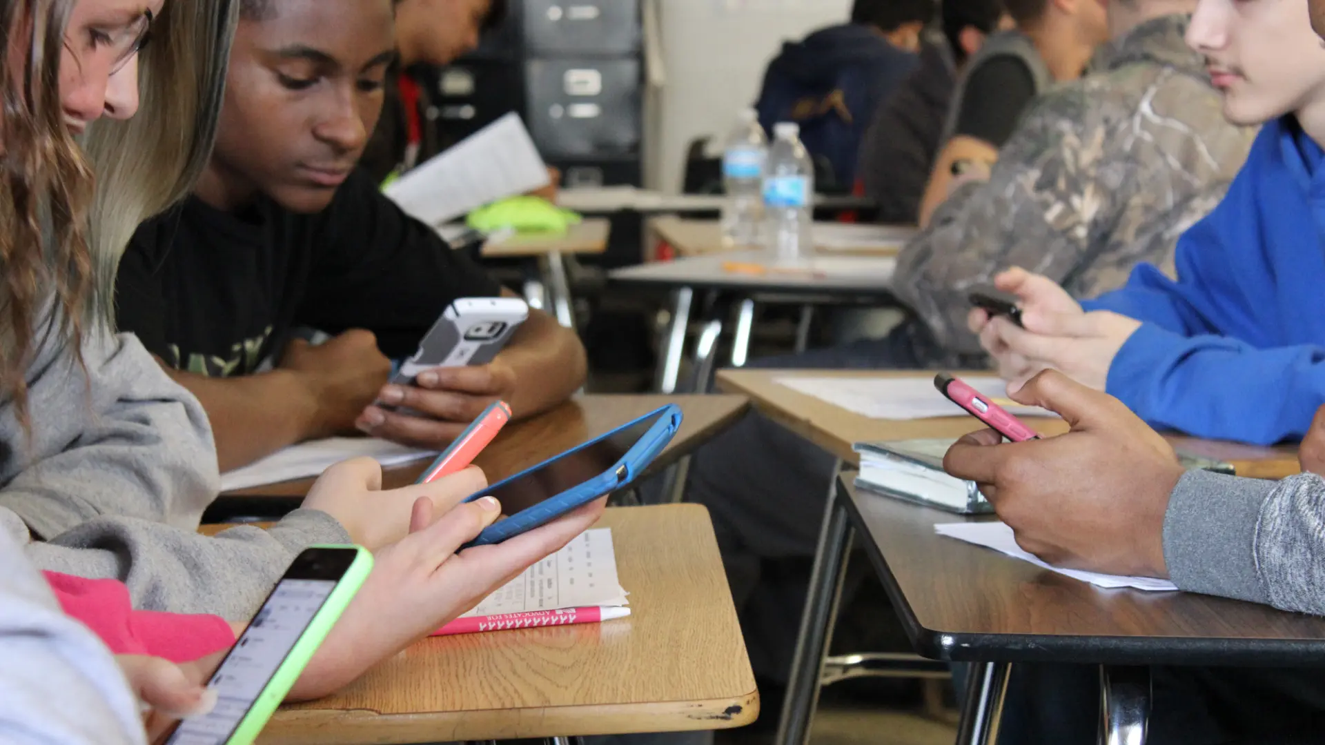 California Enacts Law Banning Smartphones In Classrooms