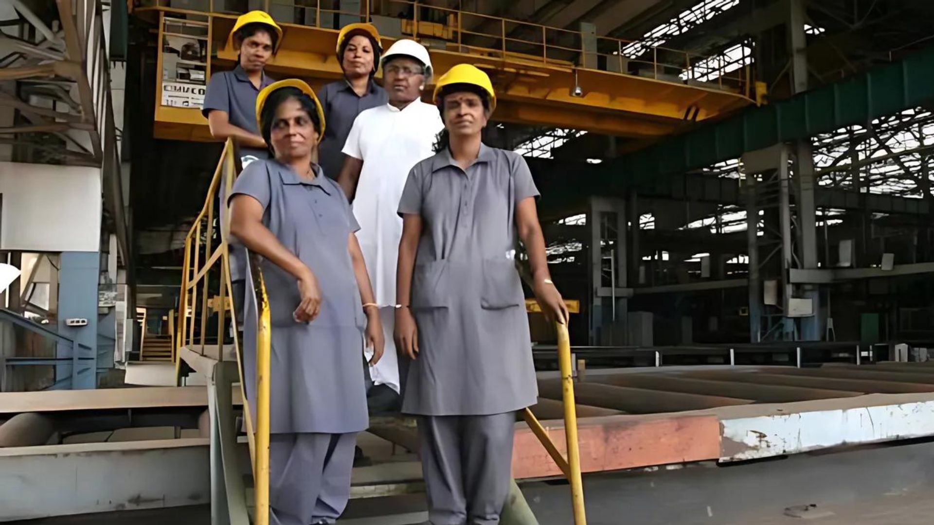 Watch: Viral Video Shows How Laborers from UP & Bihar Are Living in Dubai