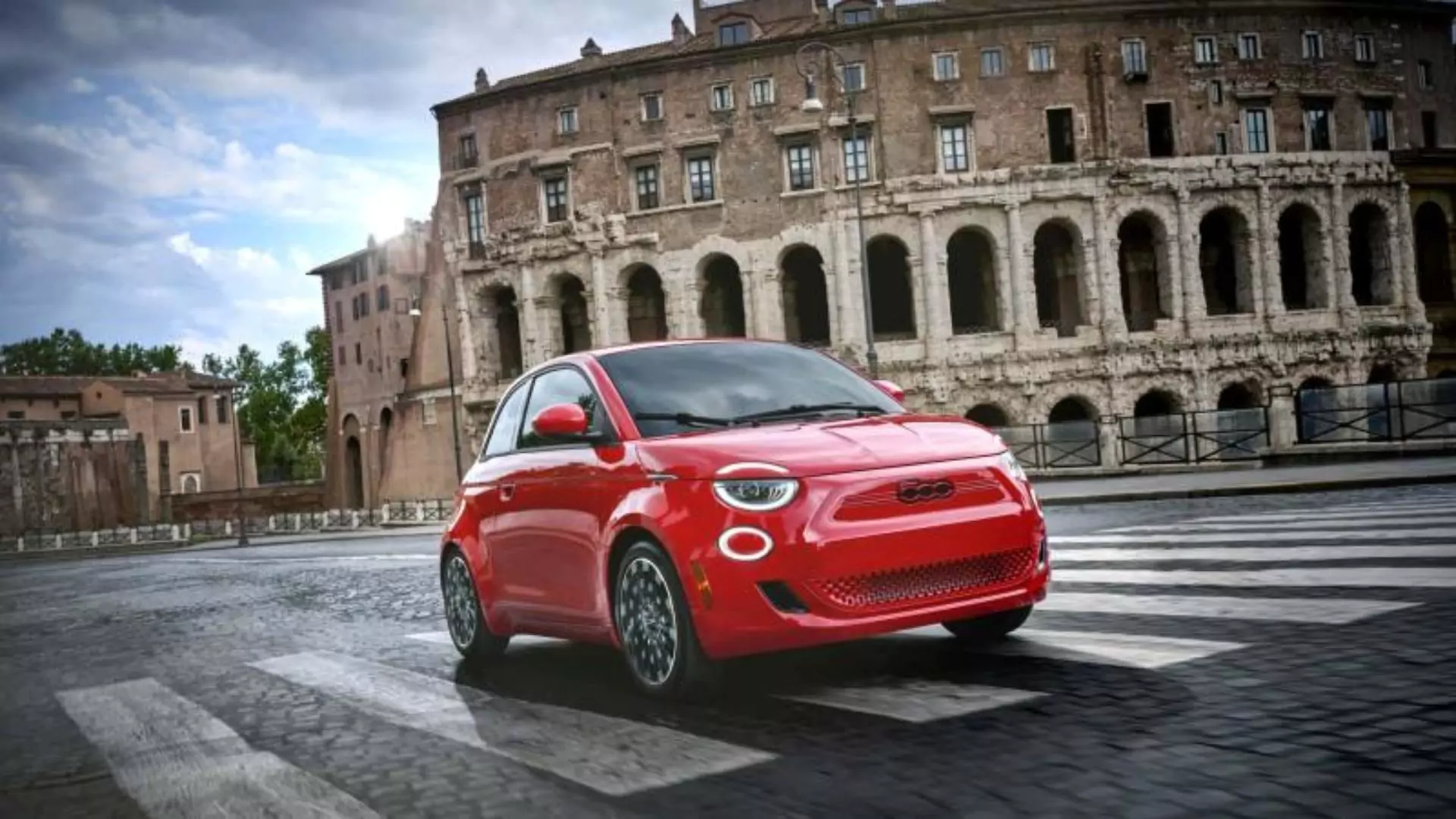 Stellantis Halts Electric Fiat 500 Production Amid Lack of European Orders as EV Sales Slow Down