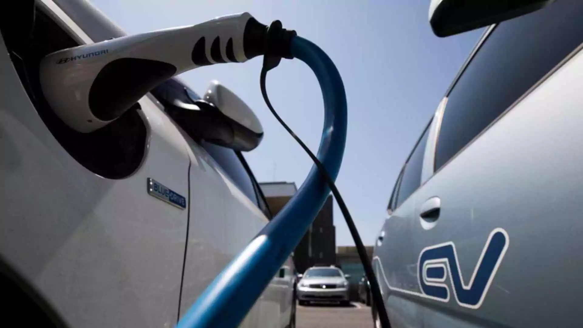 Union Cabinet Approves ₹10,900 Crore Scheme to Boost Electric Vehicle Adoption