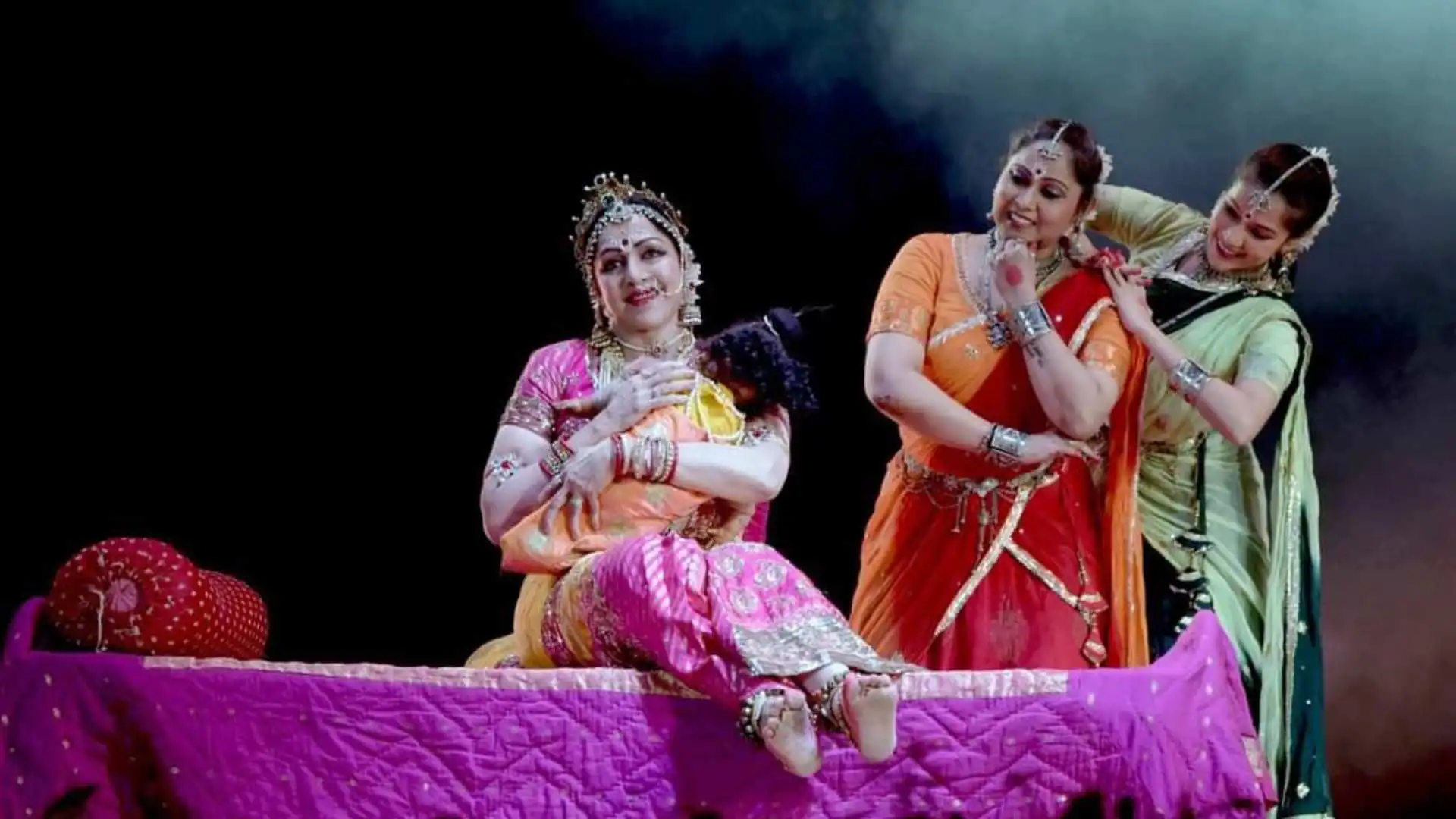 BJP MP Hema Malini’s Performance Highlights Raipur’s 39th Chakradhar Samaroh Festival