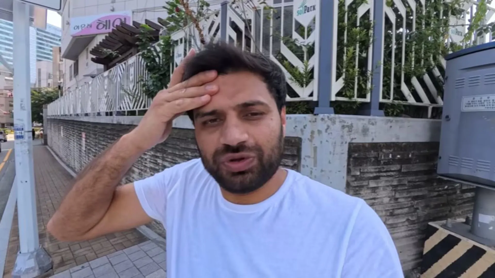 Indian Youtuber Encounters Racism In South Korea, Netizens React