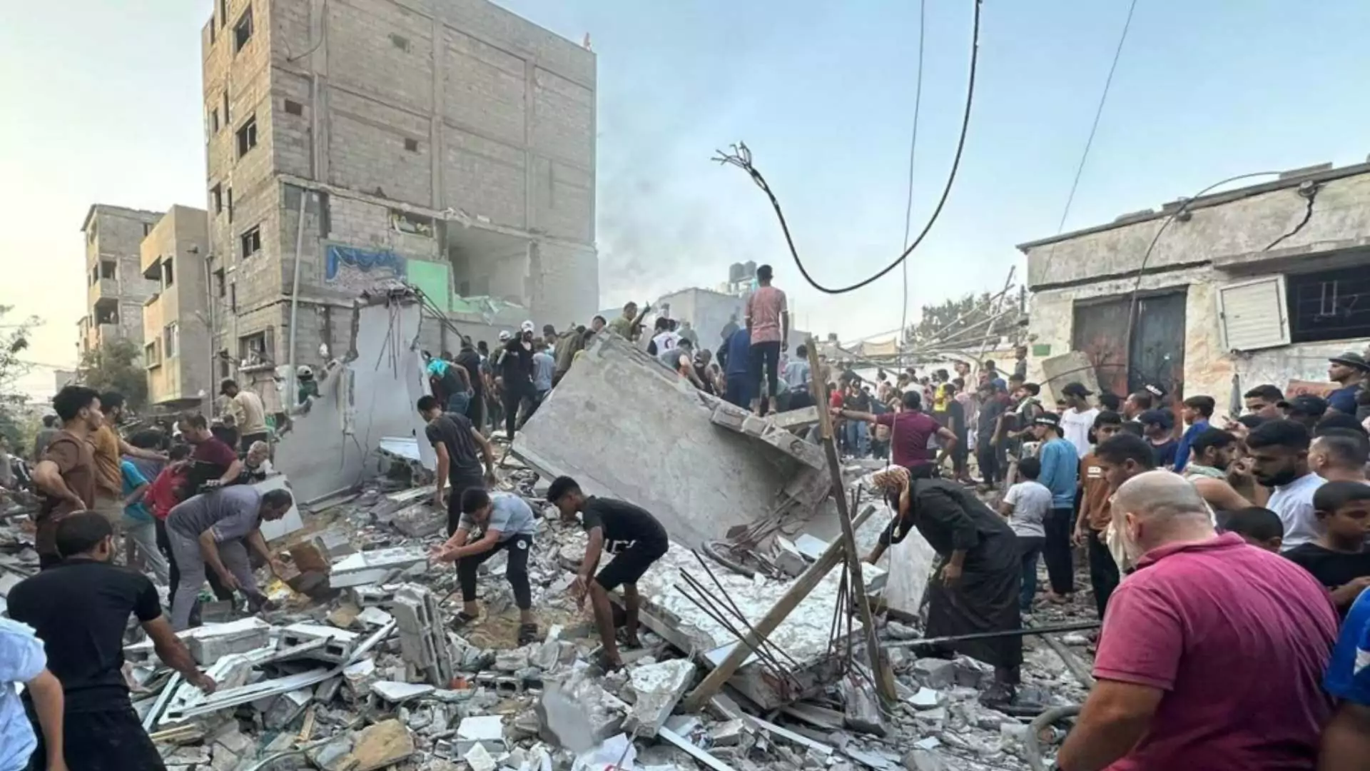 Israel Strikes Central Syria: 7 Dead And 15 Injured