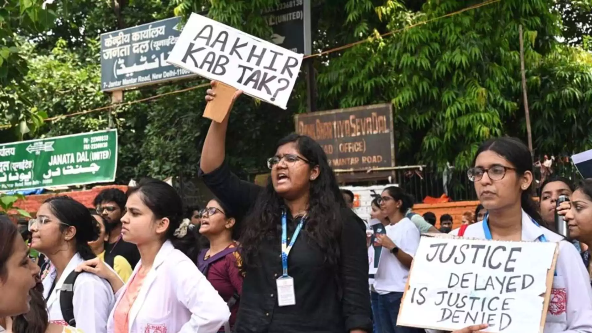 Kolkata Rape-Murder: Protesting Doctors to March on West Bengal Health Department Following Supreme Court Urging