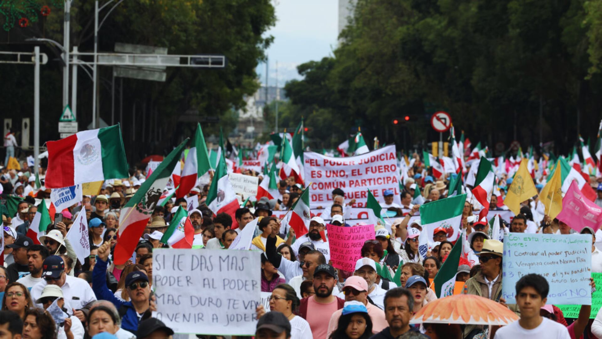 Thousands Protest Against Mexican Judicial Reform