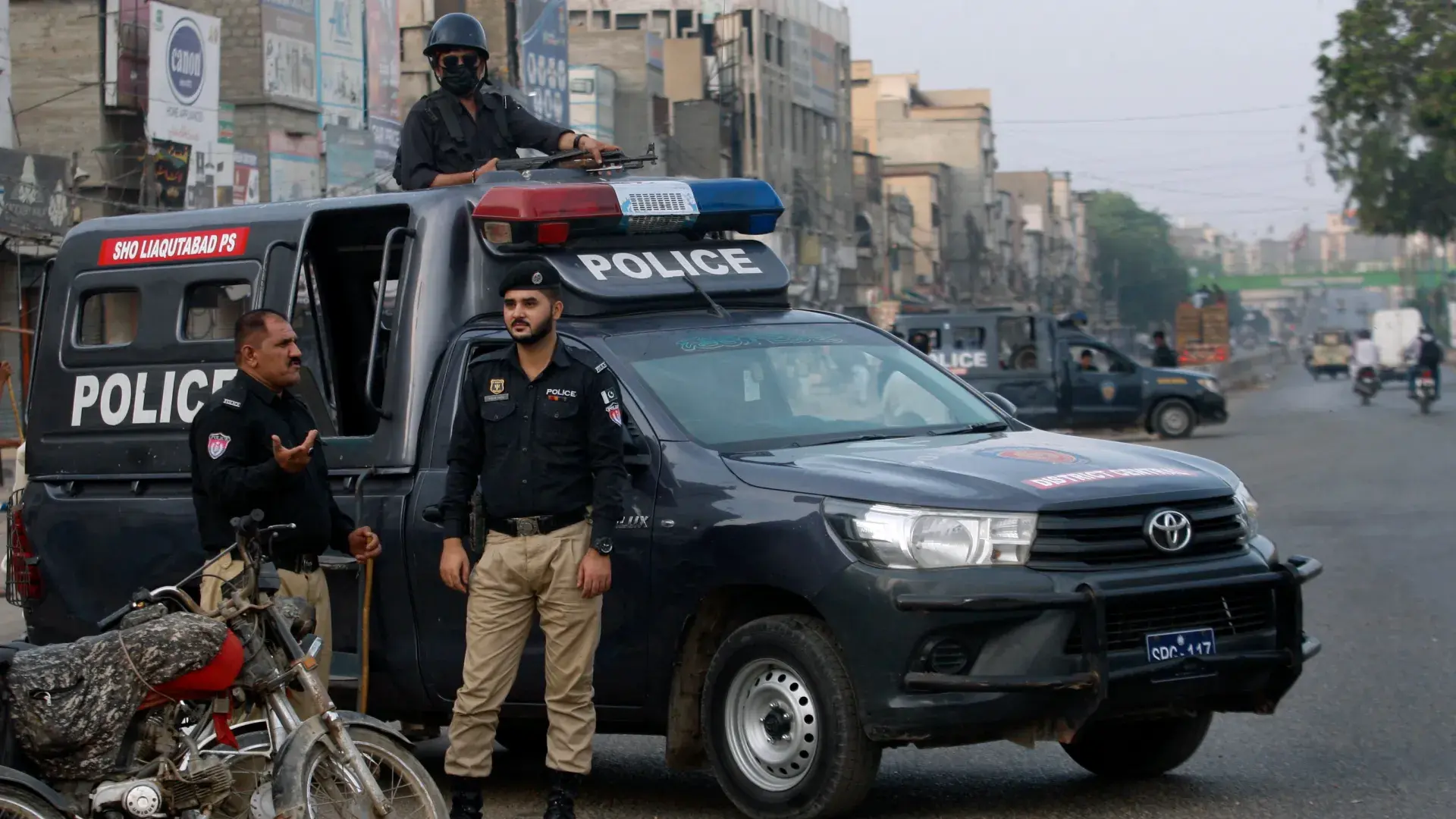 Karachi Police Crackdown: 18 Officers Suspended Over Social Media Activity