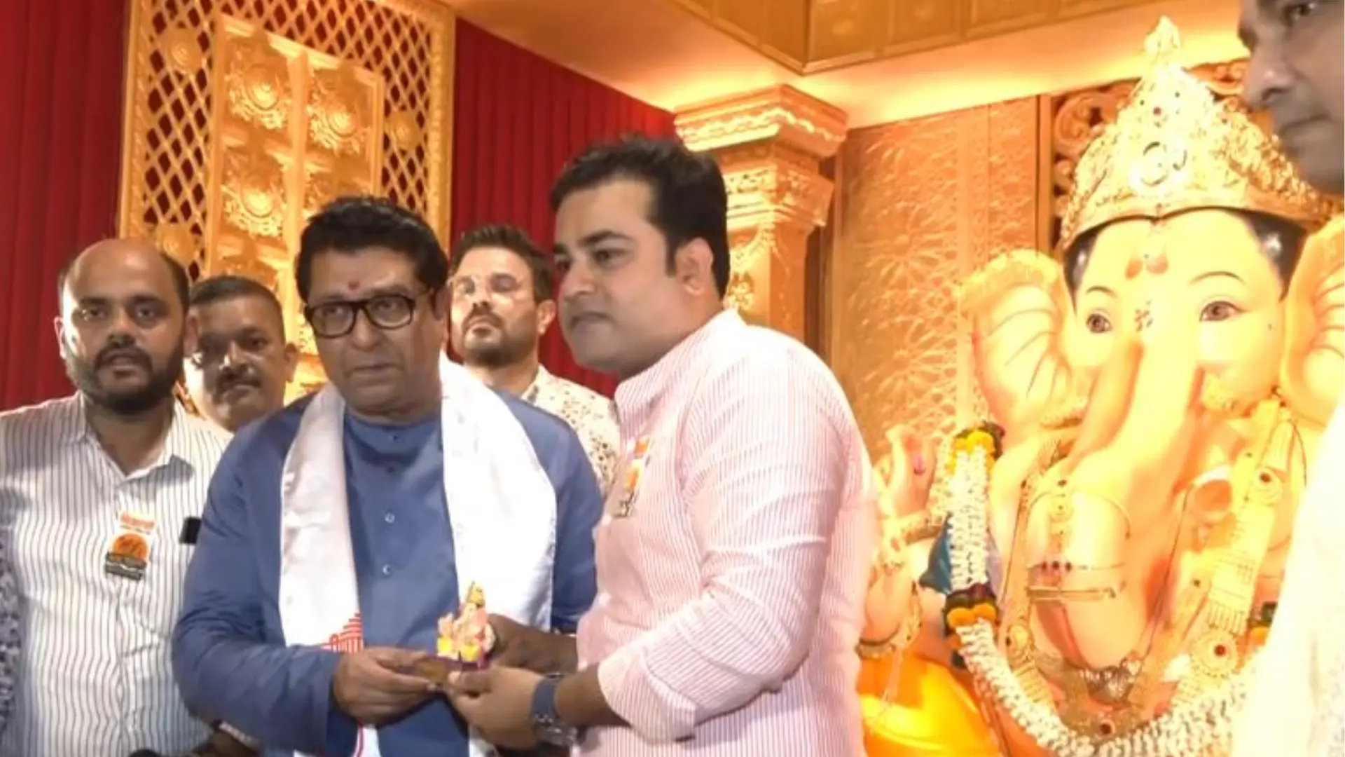 MNS Leader Raj Thackeray Marks Ganesh Chaturthi With Special Visit