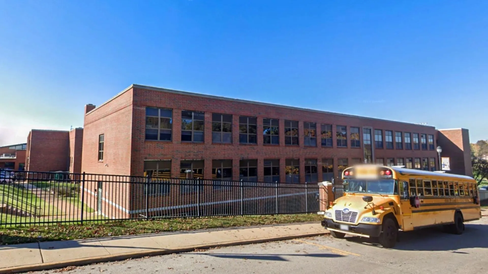 USA: 16-Year-Old Arrested With Handgun, After Threatening St Louis High School On Social Media