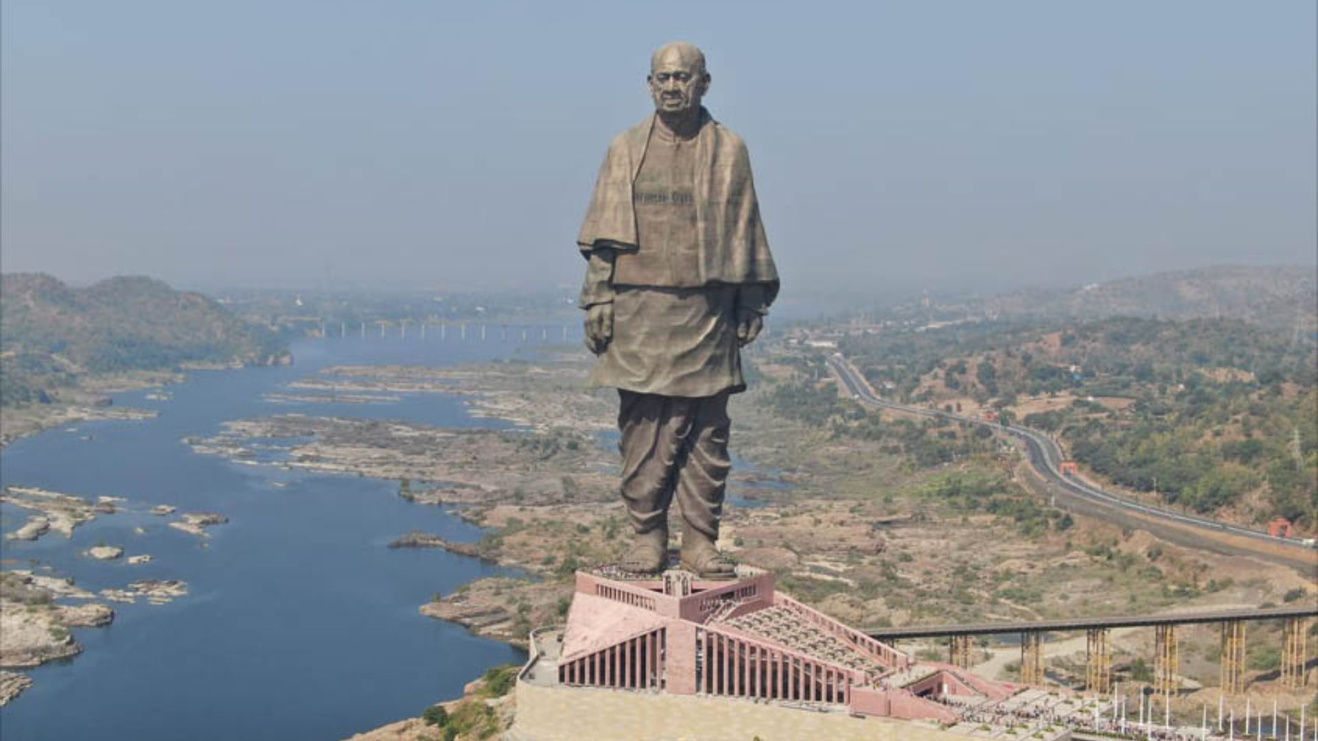 Social Media Post Claims Cracks Appearing On Statue Of Unity , FIR Registered