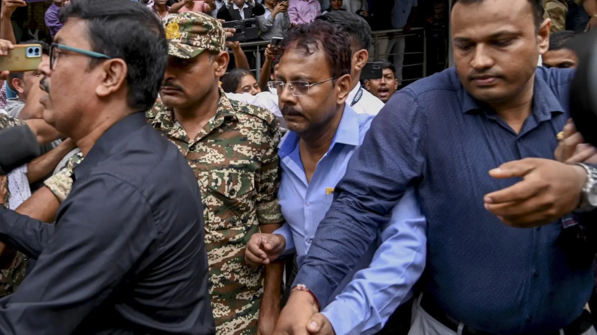 Kolkata Rape Case Update: Destroyed Evidence, Delayed FIR, CBI Detains Principal & Kolkata Top Cop