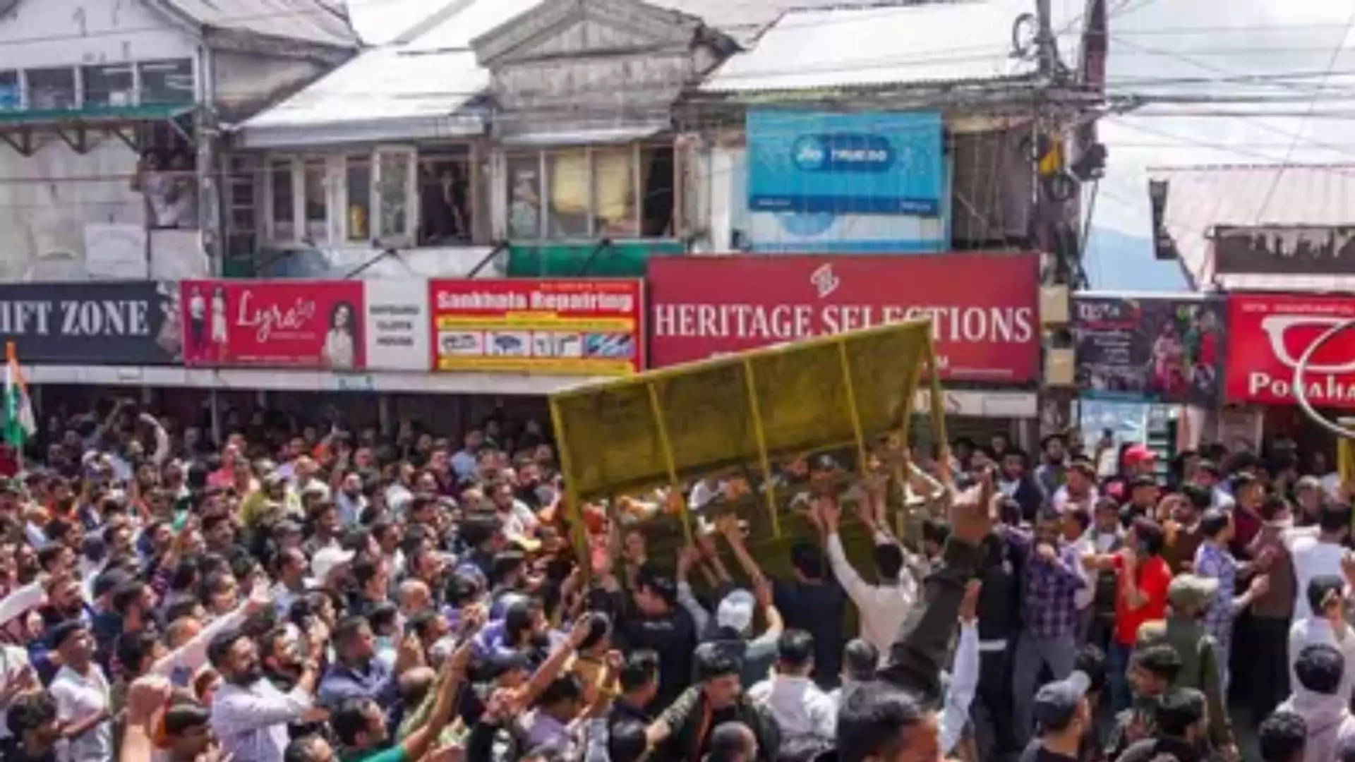 Shimla Mosque Row: Trade Union Closes Markets in Manali Over Mosque Dispute Tensions