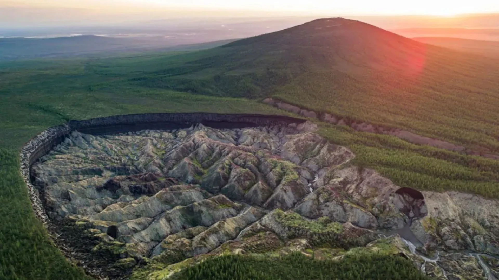 El cráter de Siberia, conocido como la “Puerta al Infierno”, crece más rápido de lo esperado en 30 años. He aquí el motivo