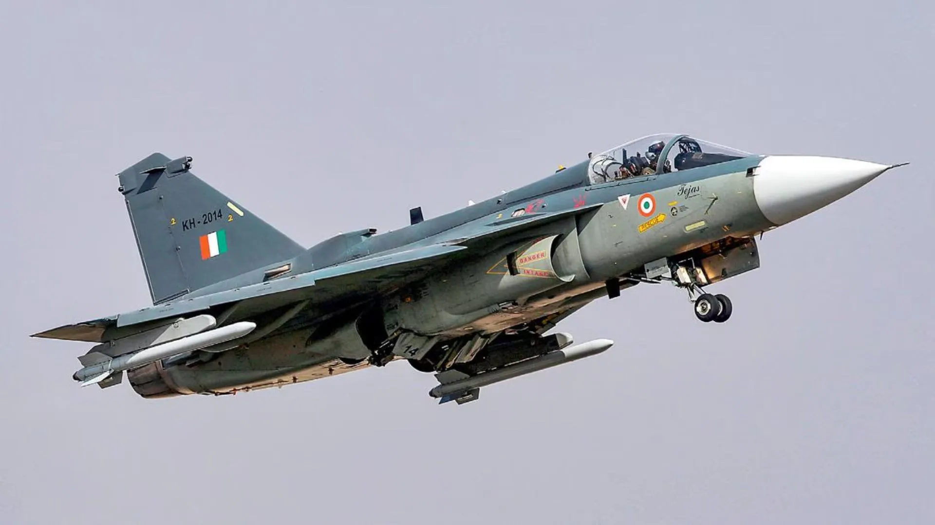 Vice Chiefs Of Army, Navy, And Air Force Make History With LCA Tejas Flight