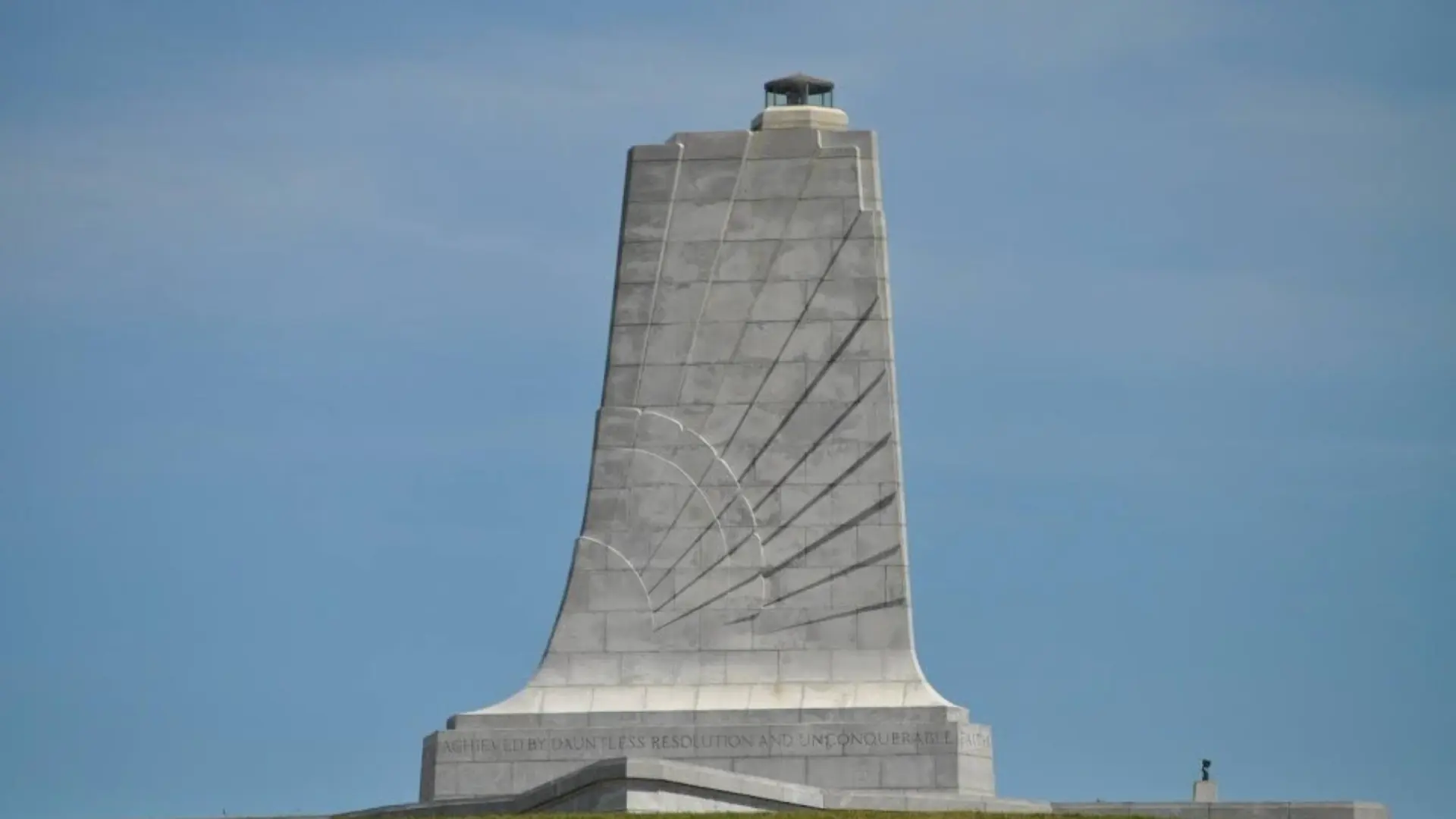 Plane crash at Wright Brothers National Memorial Airport, Many Dead