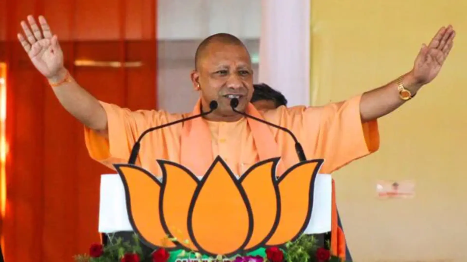 UP: CM Yogi Held ‘Janta Darshan’ in Gorakhpur, To Solve People’s Problems