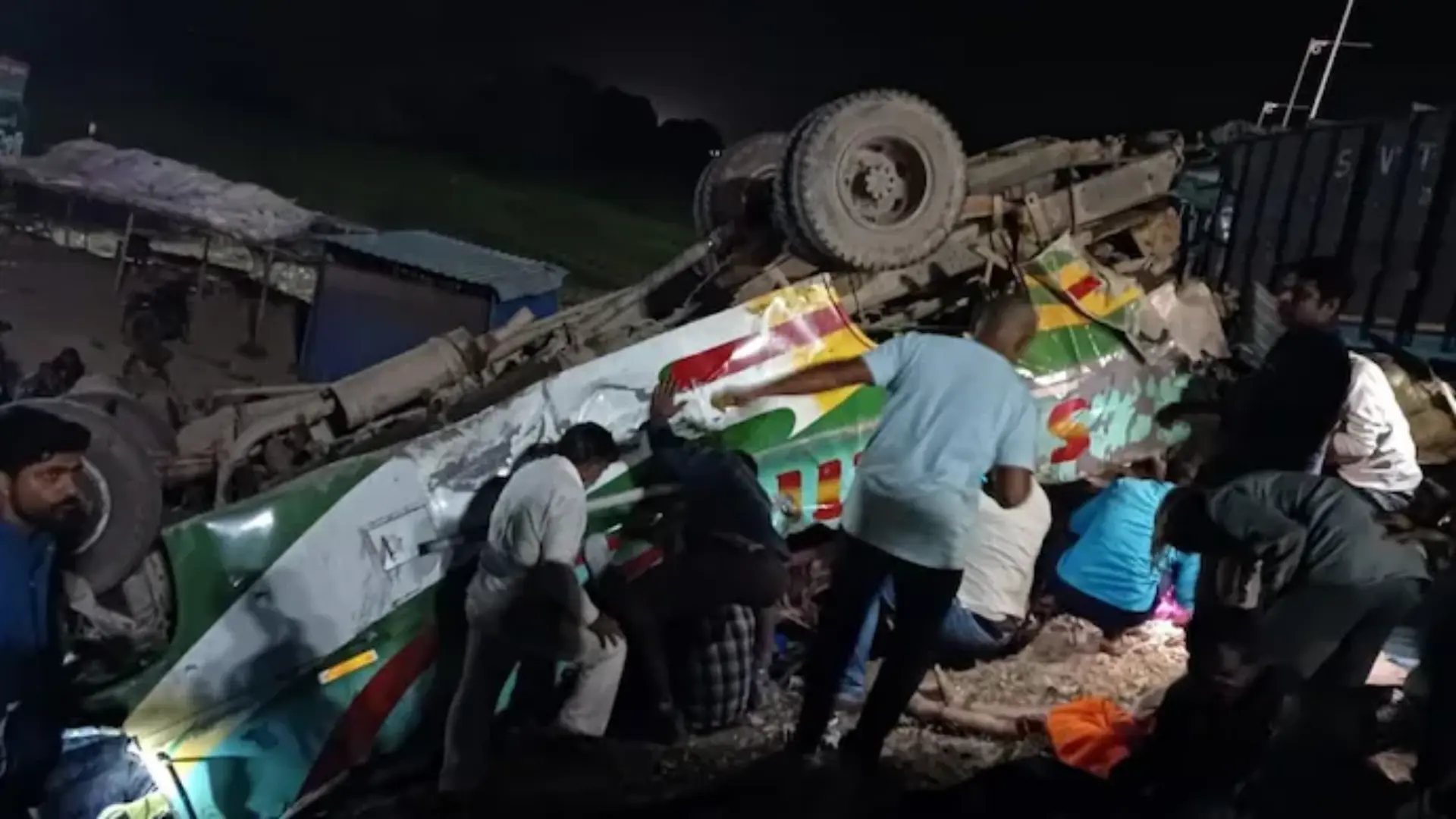 MP Accident: Bus Collides With Dumper, 6 Dead