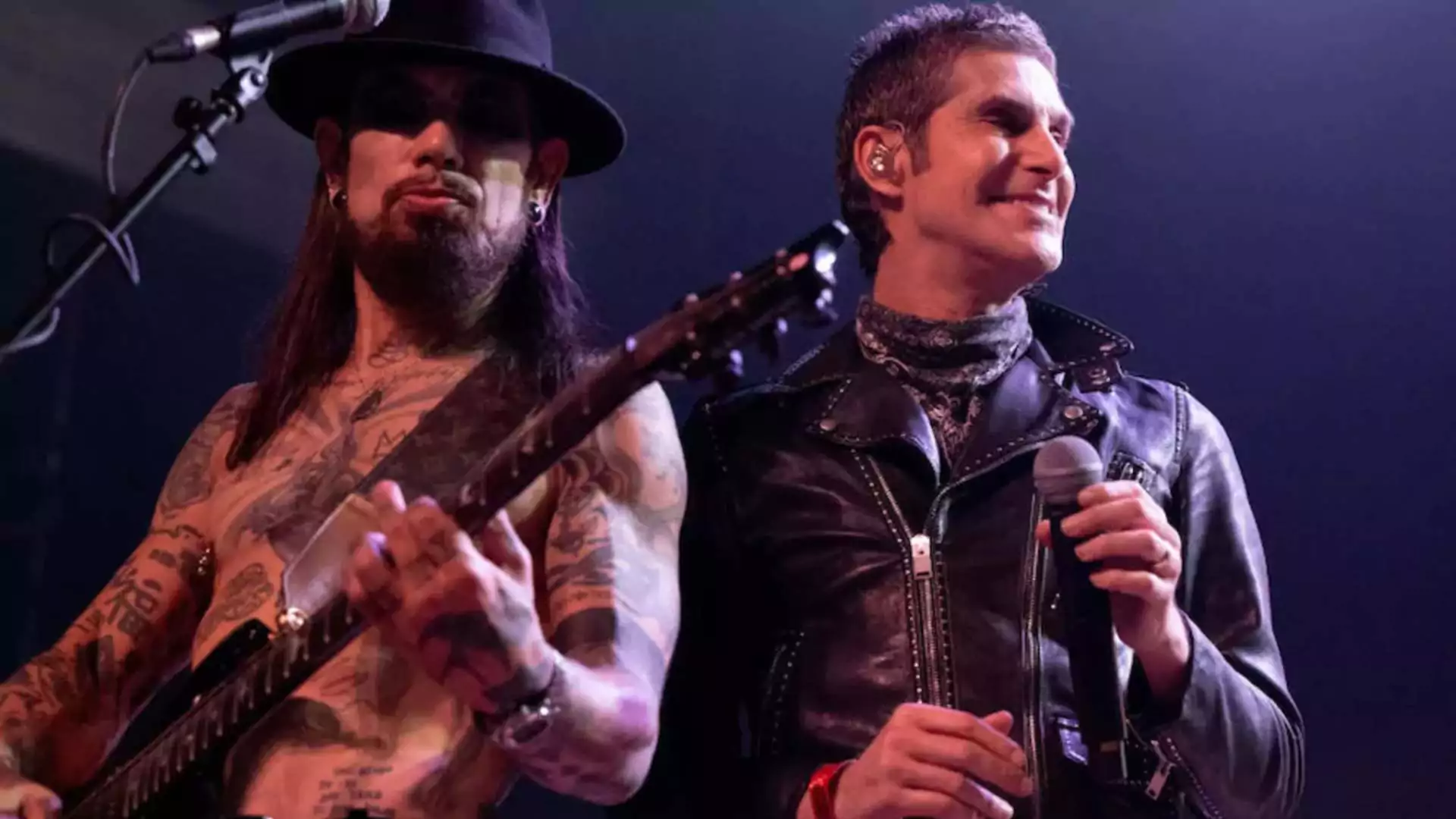 Jane’s Addiction Concert Ends in Chaos as Perry Farrell Punches Dave Navarro On Stage in Boston