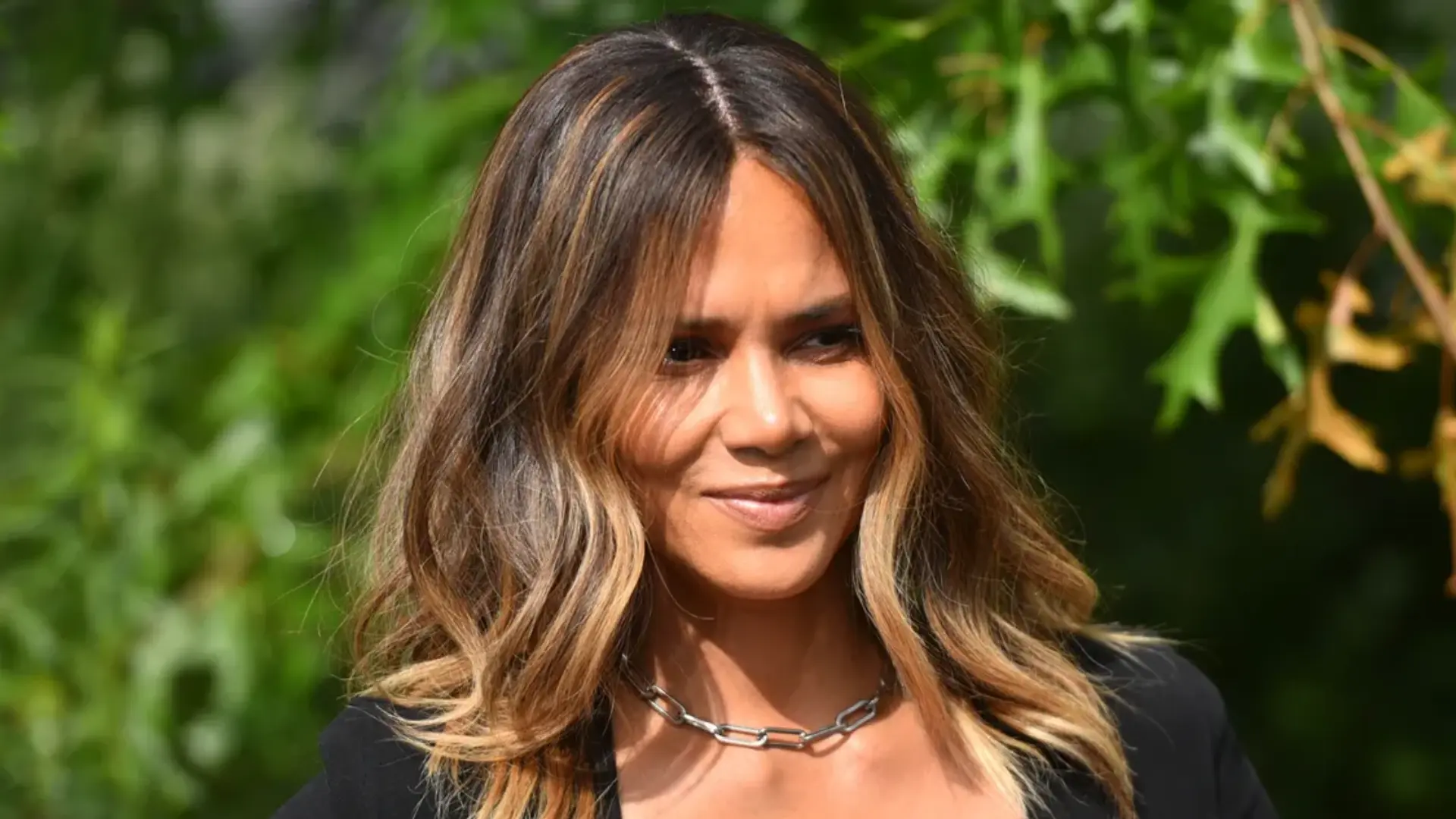 Why Did Halle Berry Not Take Shower Half The Time During New Movie? Former Bond Girl Reveals,’Our Teeth Were Stained, Hair Was A Mess’