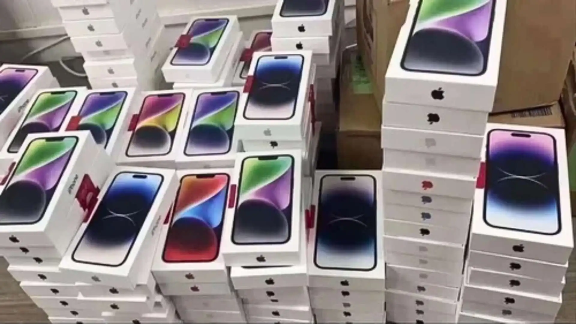 Truck Carrying 1600 iPhones Robbed In Madhya Pradesh