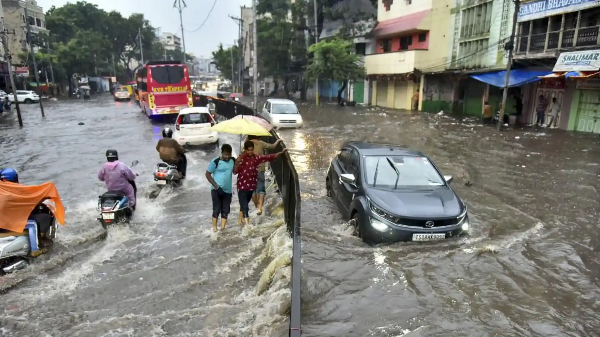 Vijayawada Flooded As Budameru Vagu River Swells After Heavy Rains