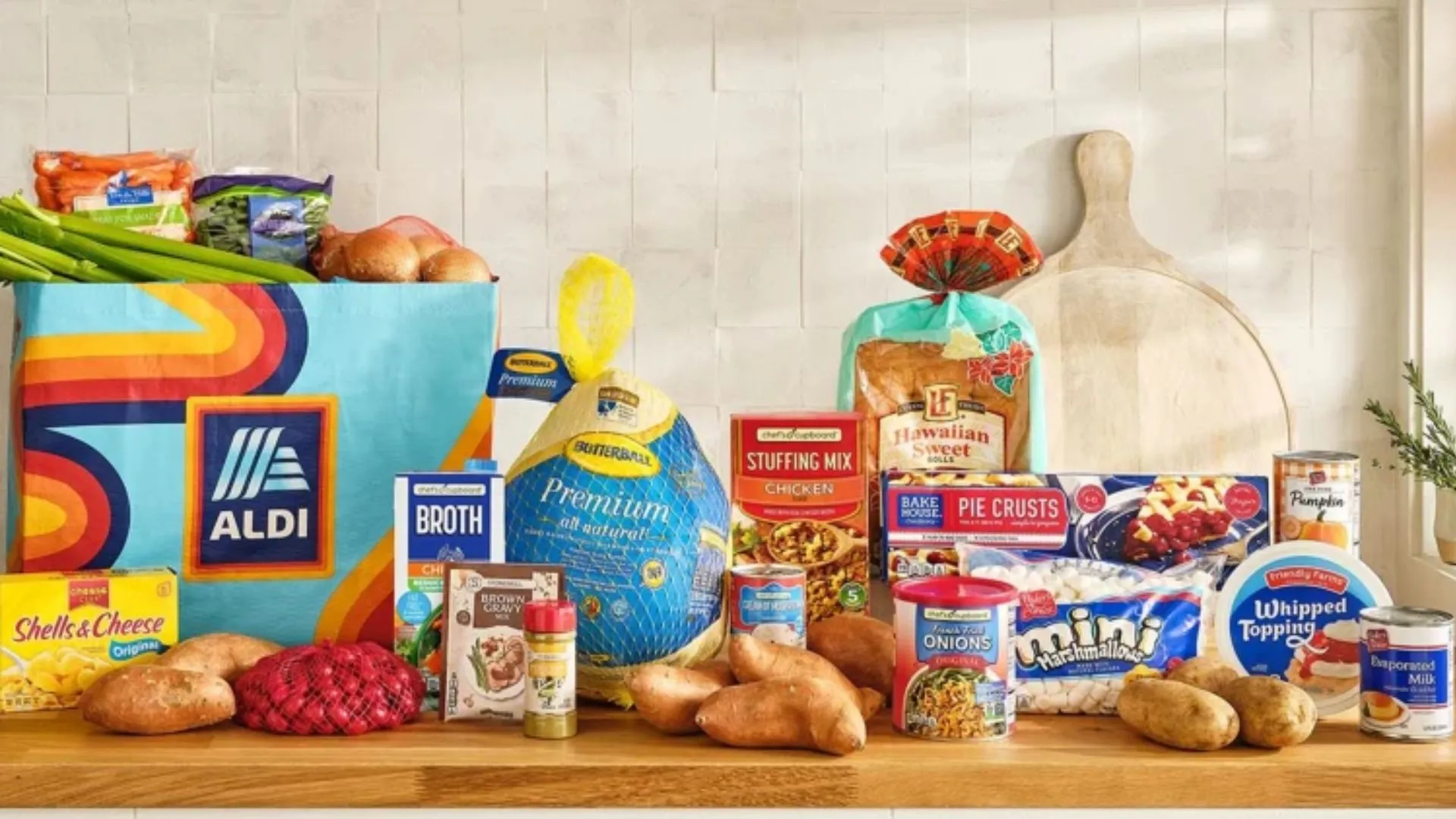 Aldi’s Thanksgiving Offer: Delicious Dinner For 10 For Just $50