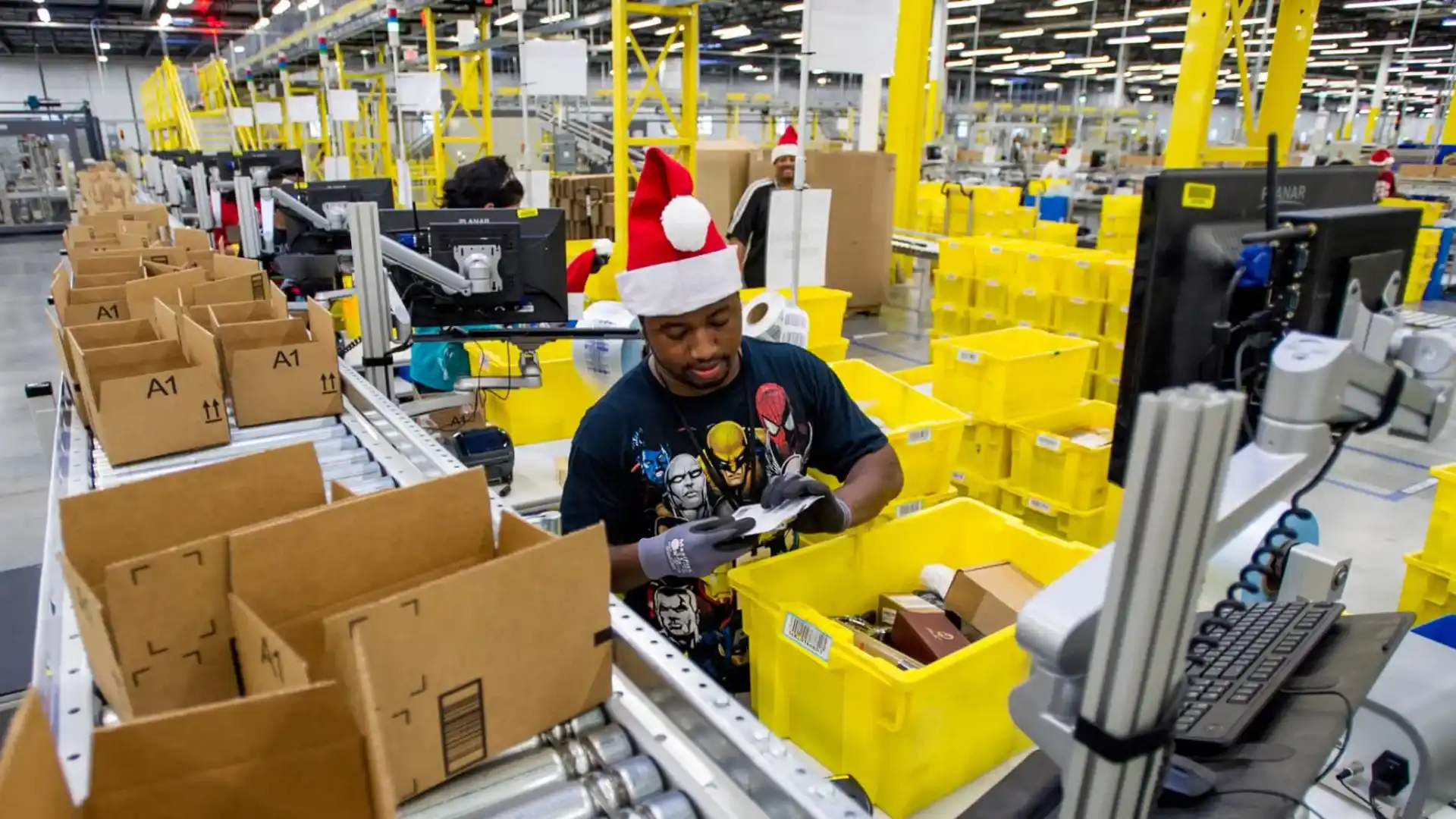 Amazon To Hire 250,000 Seasonal Workers For Holiday Shopping Season