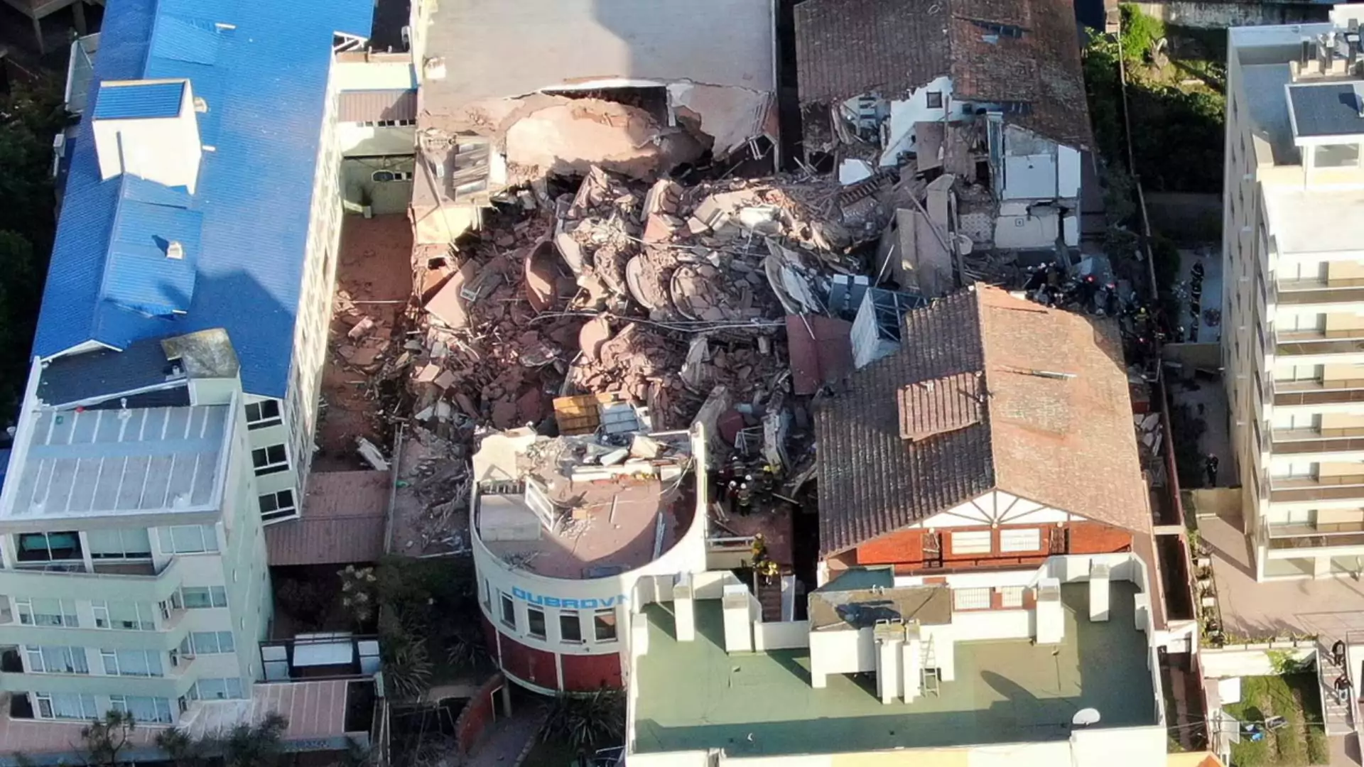 Argentina: Ten-Storey Hotel Collapses, People Trapped Beneath Rubble