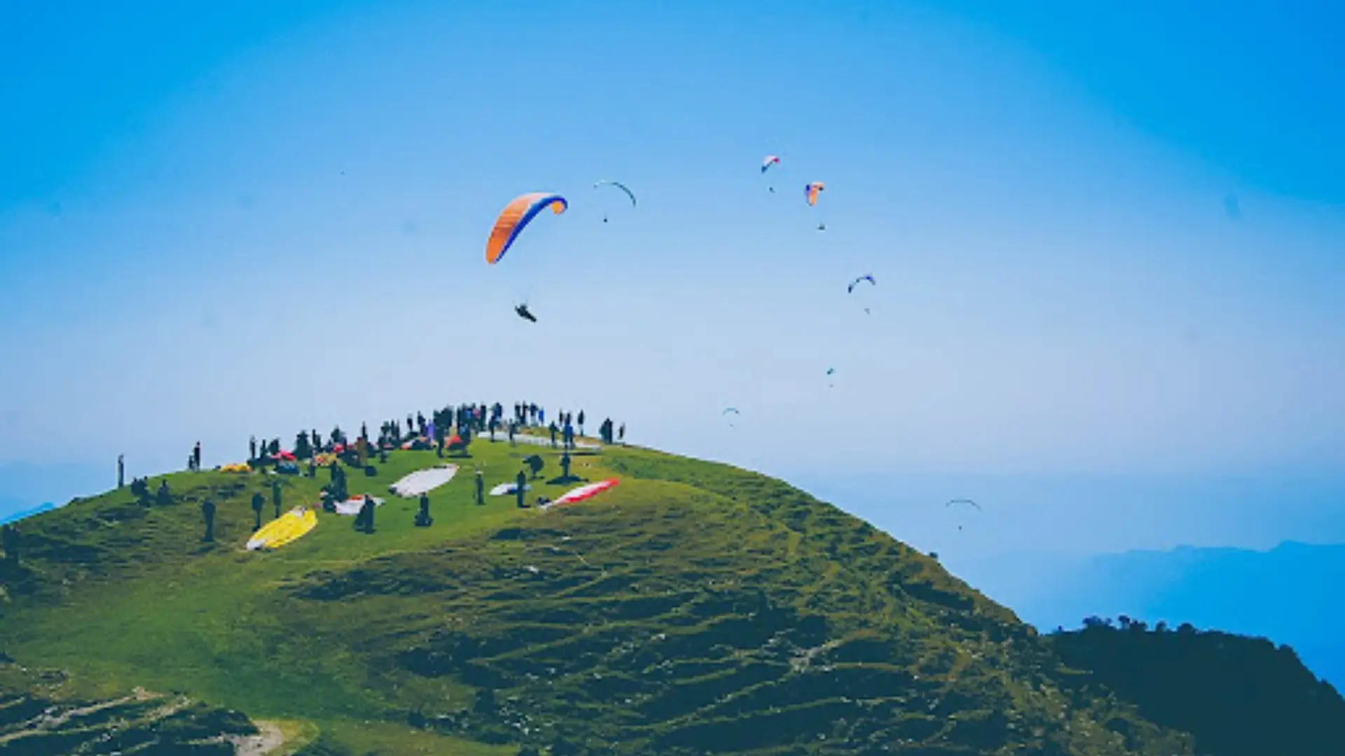 Belgian Paraglider Killed In Mid Air After Colliding With Another Paraglider: Bir Billing