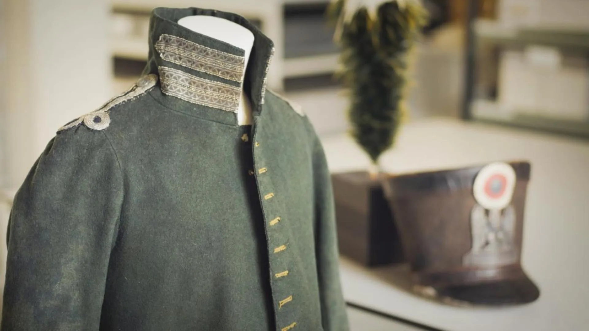 London Museum Displays Stolen Napoleonic Uniform And Journal Of British Escaper