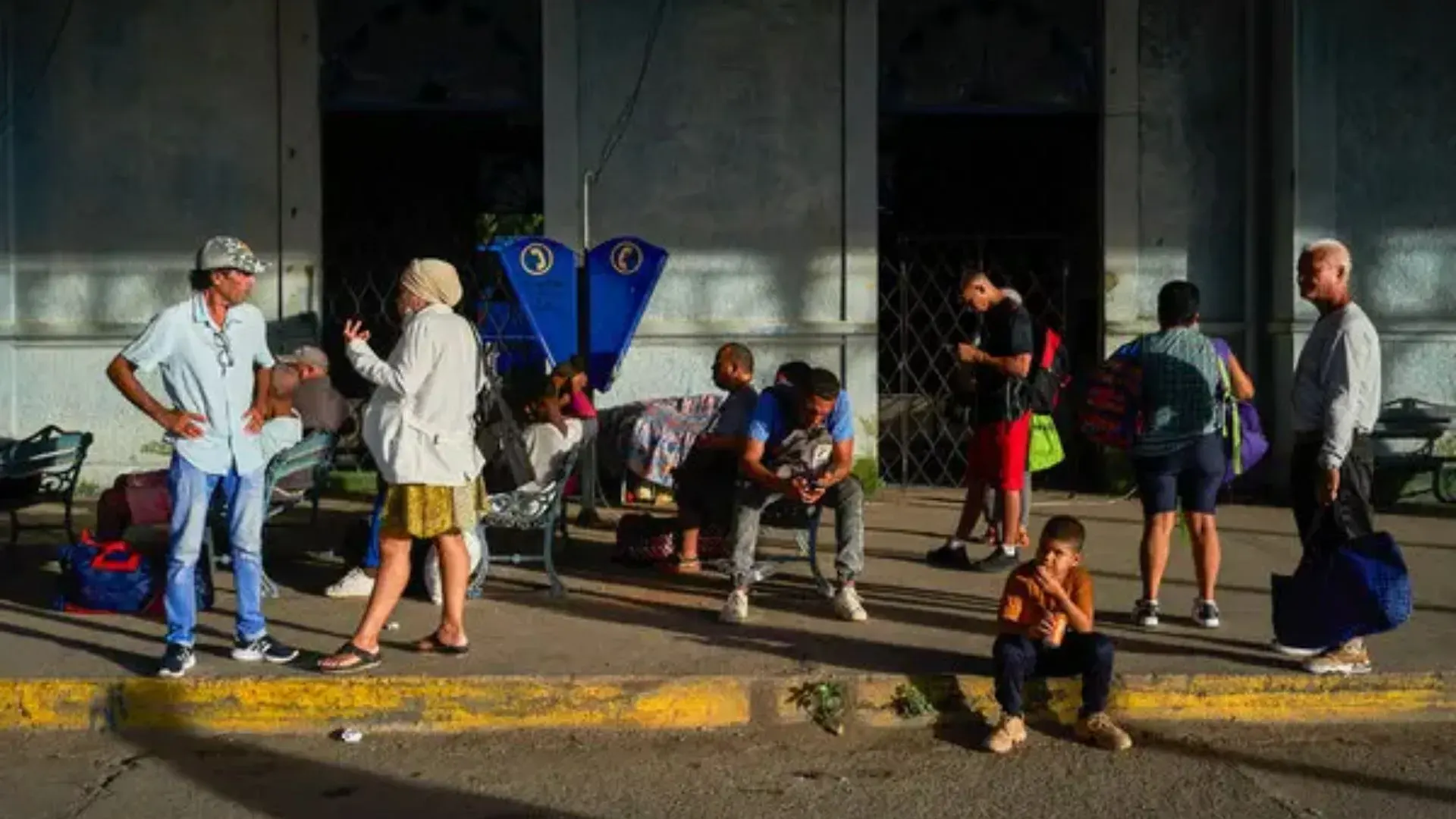 Cubans Brace For Hurricane Oscar Amid Ongoing Power Outages