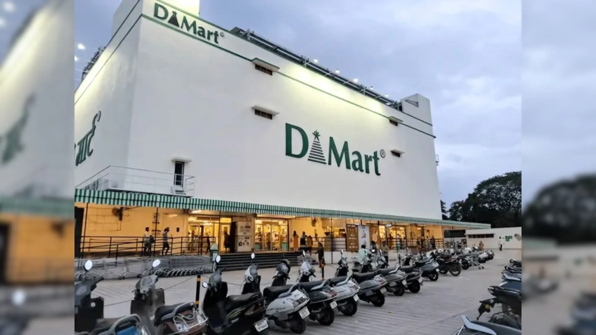 DMart Shares Plunge Over 9% Following Mixed Q2 Earnings Report