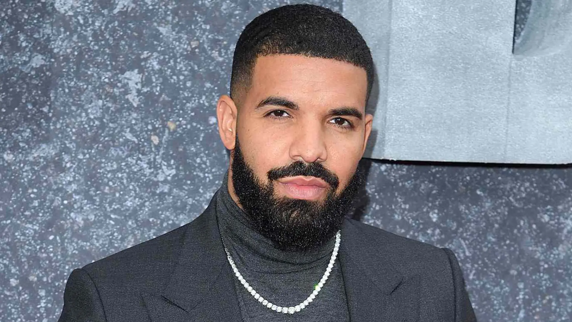 Drake Warns About Fake Friends Amid Feud With Kendrick Lamar: They Might Stab You In The Back