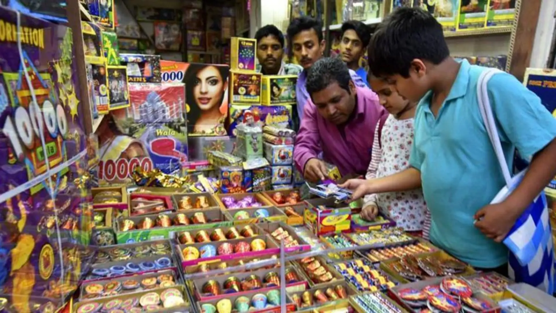 19,005 Kg Firecrackers Seized In Delhi, Police Registers 79 Cases: Effort To Curb Delhi Pollution