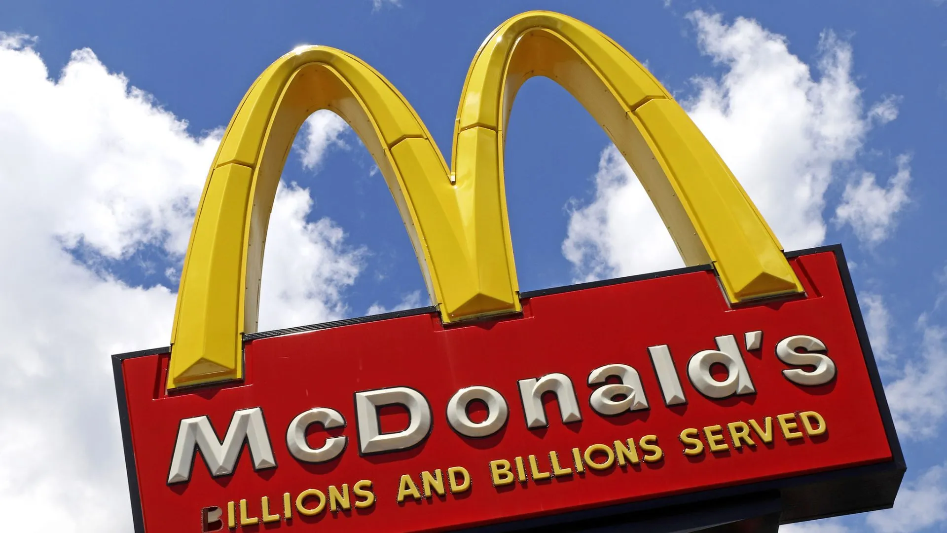 E. Coli Outbreak: 1 Fatality, Multiple Illnesses From McDonald’s Quarter Pounders