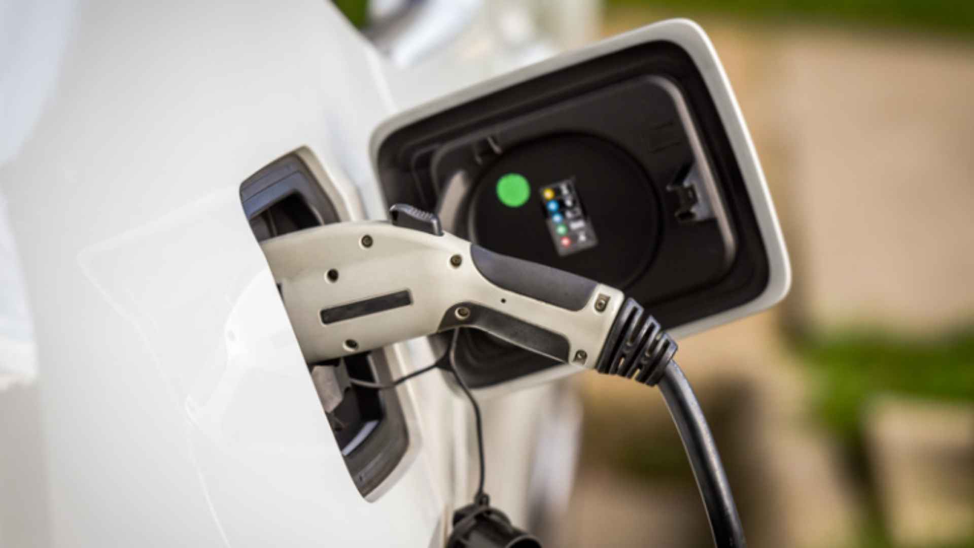 EU Approves Tariffs on Chinese Electric Vehicles Amid German Opposition