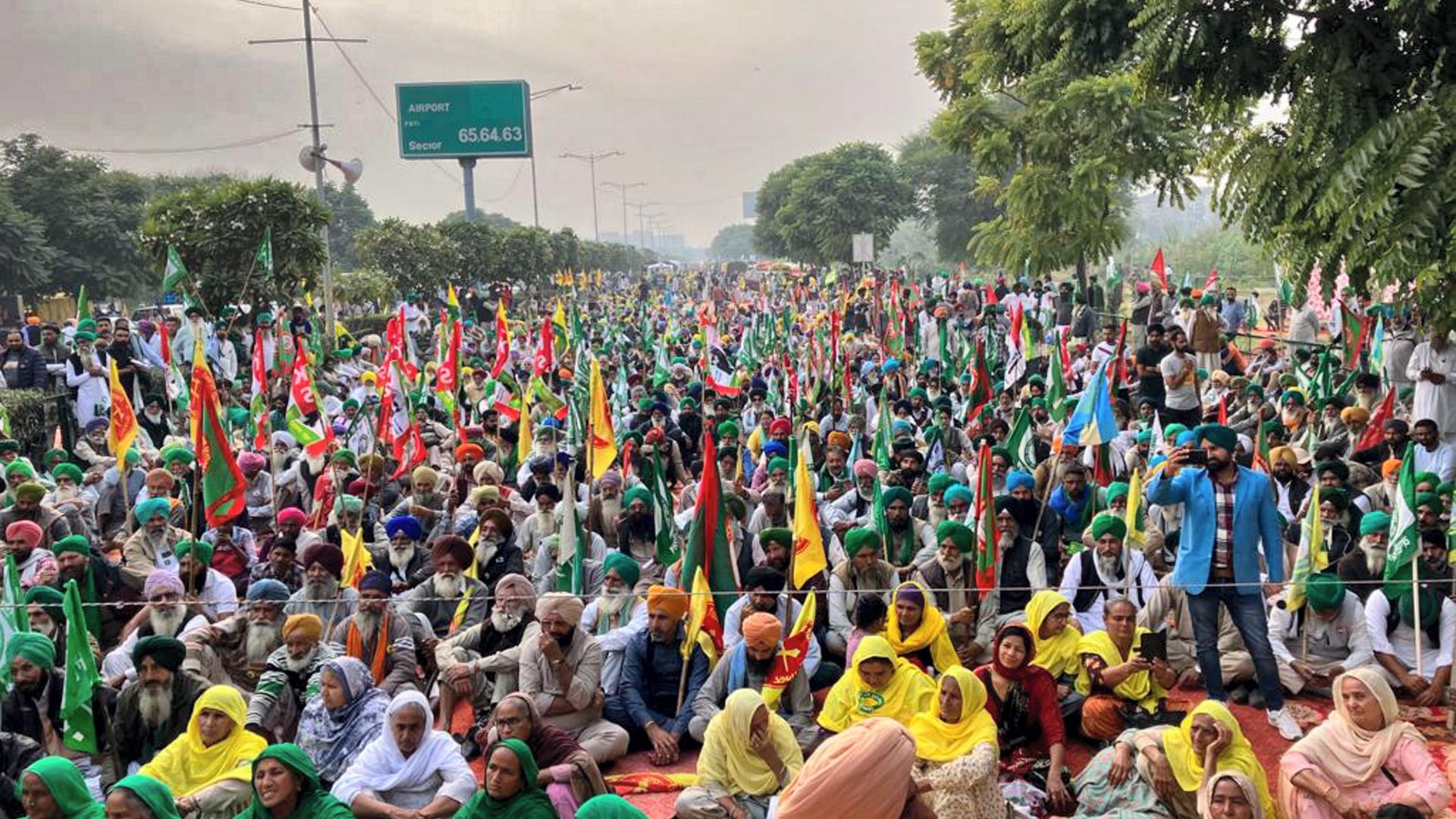 Punjab Farmers Continue Protest For Second Day, Demand Paddy Procurement