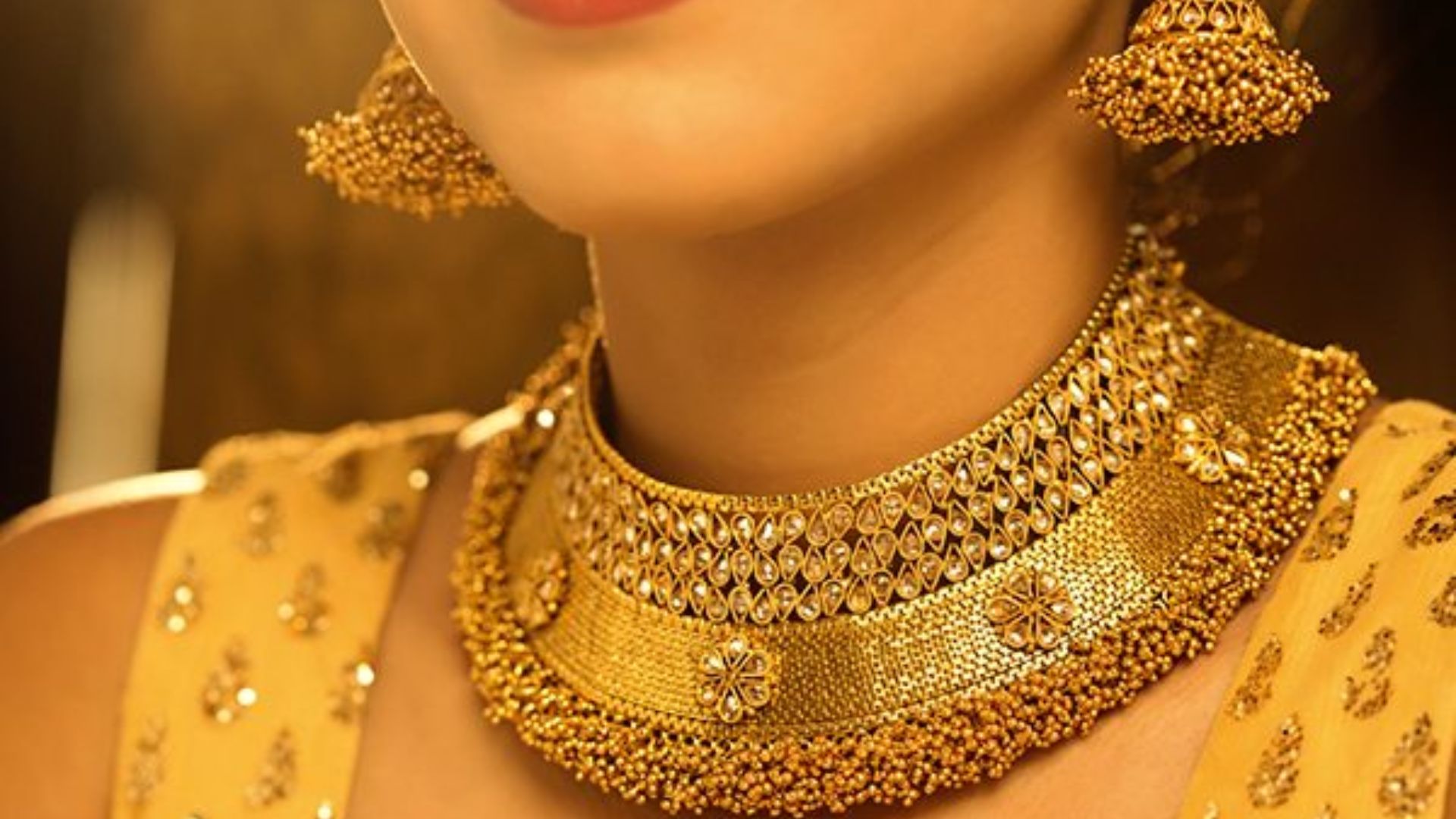 Gold And Silver Prices Today on 17-10-2024: Latest Rates Are Here!