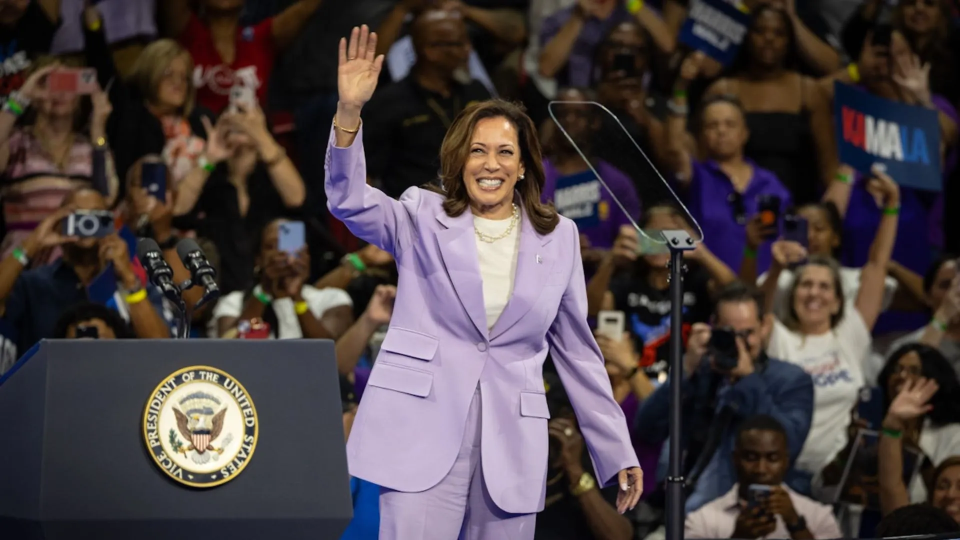 Harris Campaign Amasses $1 Billion Fundraising Milestone Since Nomination, Sources Reveal