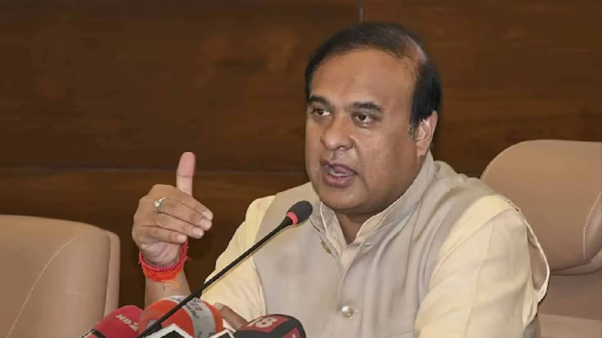 Jharkhand Elections: Himanta Biswa Sarma Alleges JMM Is Poaching Party Leaders Due to Candidate Drought