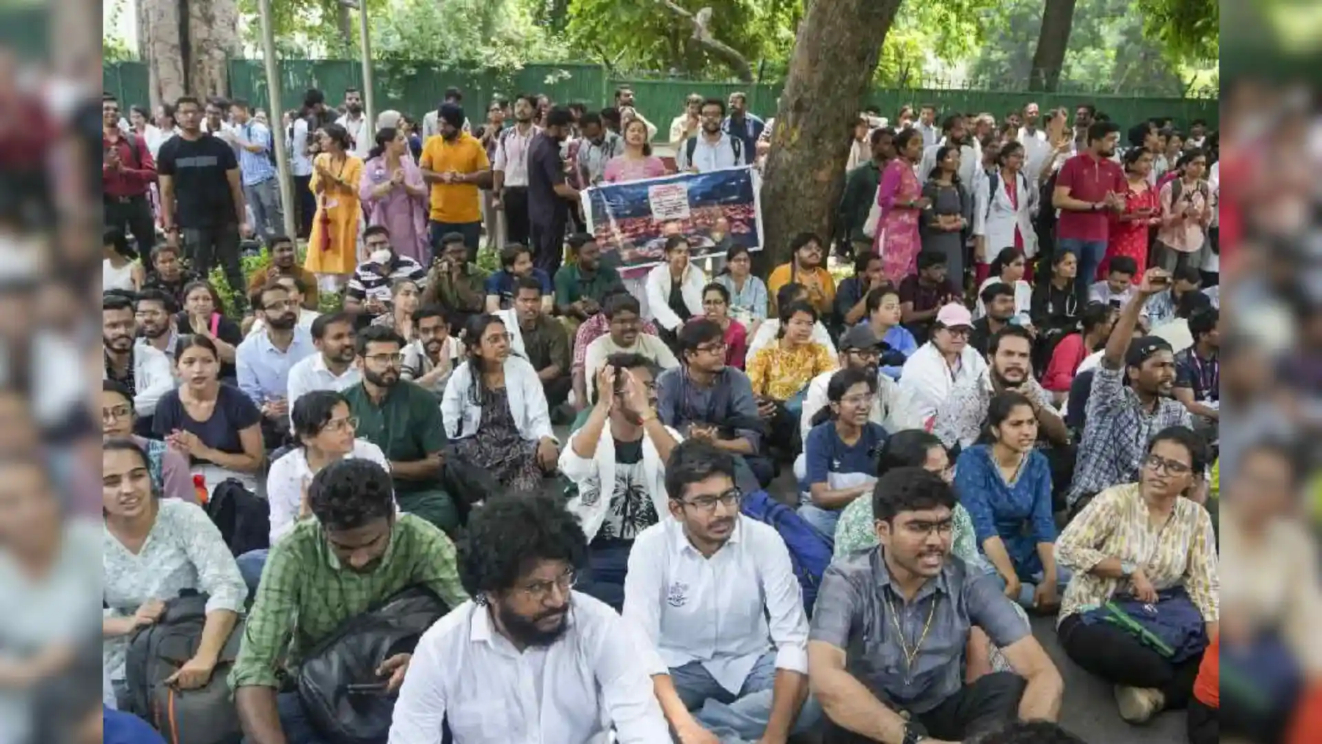 West Bengal Government & Doctors Fail To Resolve Grievances Amid Hunger Strike