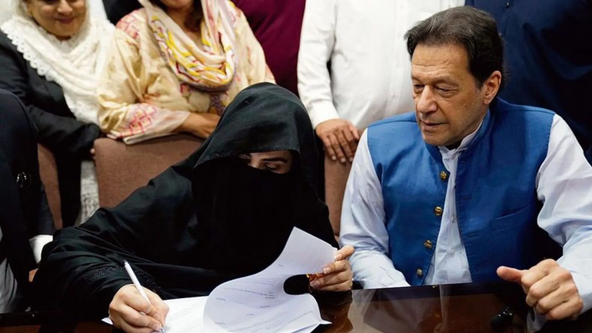 Pak: Imran Khan’s Wife Bushra Bibi Granted Bail In Toshkhana-II Case