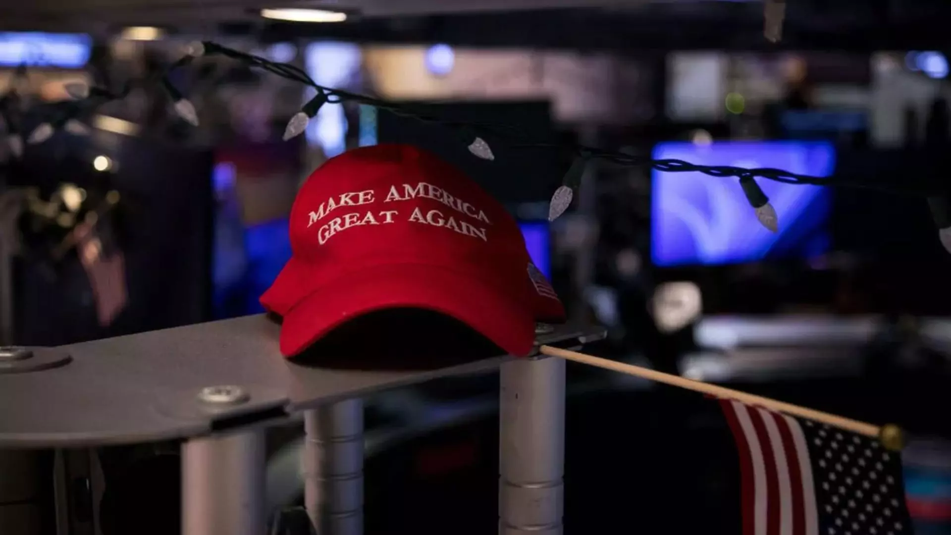 Passengers Fight Over Trump MAGA Cap At Heathrow Airport, Removed From Plane