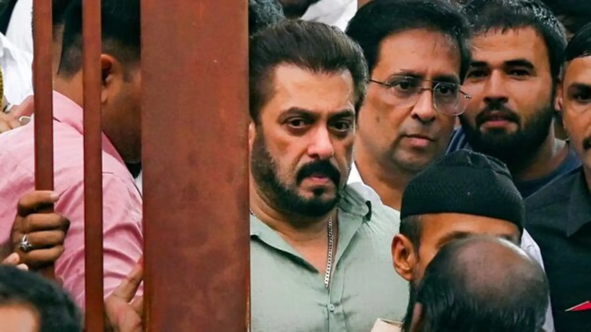 Mumbai Police Files Case In Connection With Threat Message Demanding Crores From Salman Khan