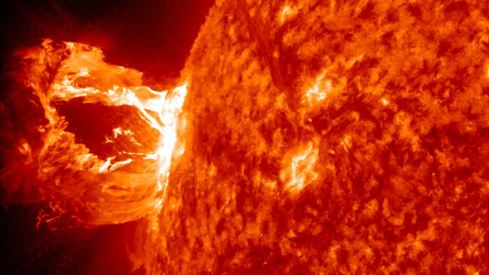 Significant Solar Storm Threatens To Disrupt Hurricane Recovery Efforts